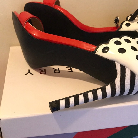 Shoe - Picture 3 of 3